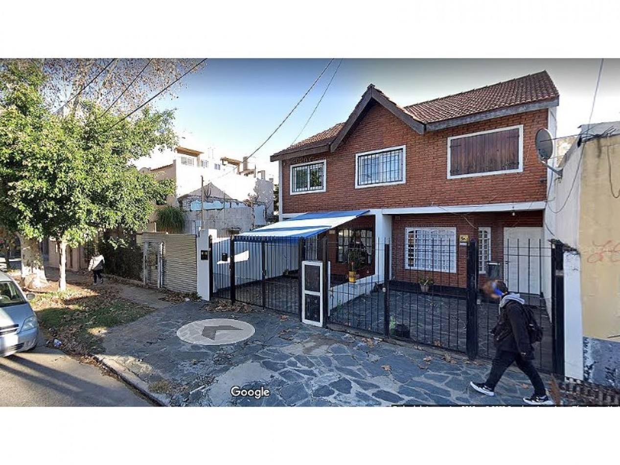 Foto Casa en Venta en Vicente Lopez, Buenos Aires - U$D 139.000 - pix93124804 - BienesOnLine