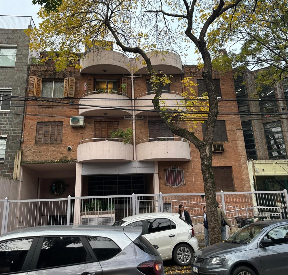 Departamento de 2 Ambientes en Alquiler Con Cochera en San Isidro