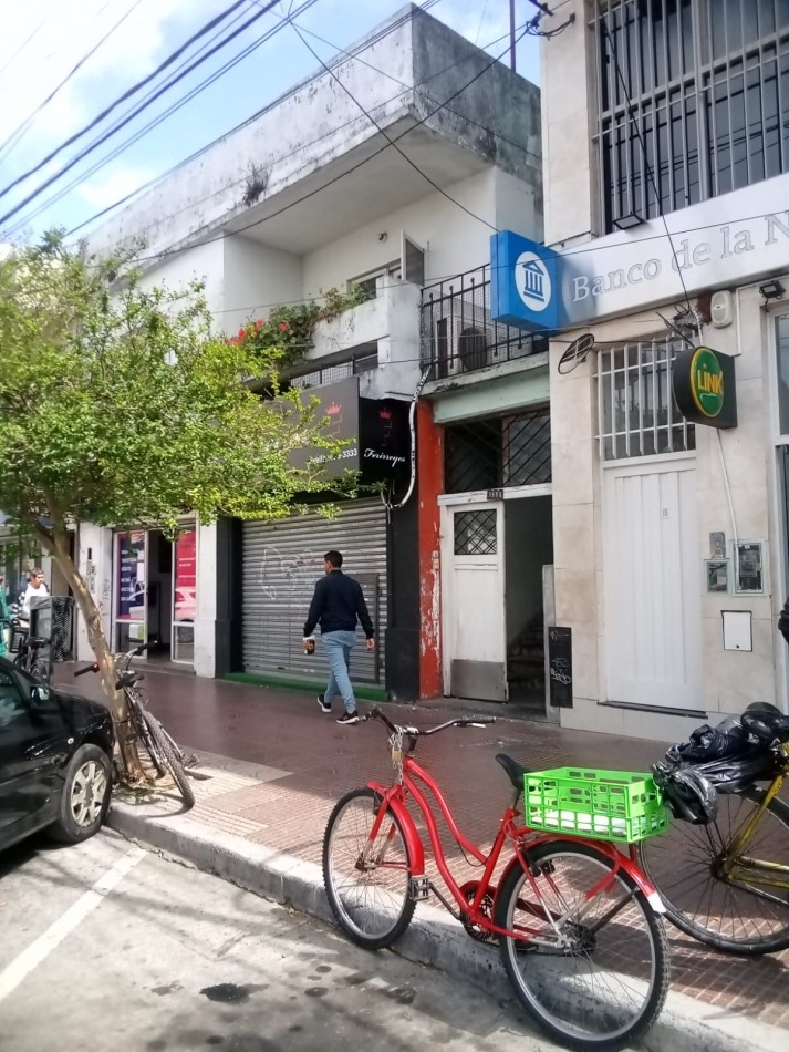 Alquiler Local sobre la calle Avellaneda en Virreyes