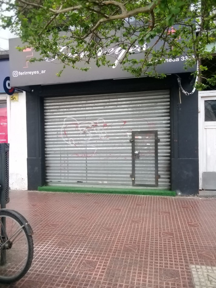 Alquiler Local sobre la calle Avellaneda en Virreyes