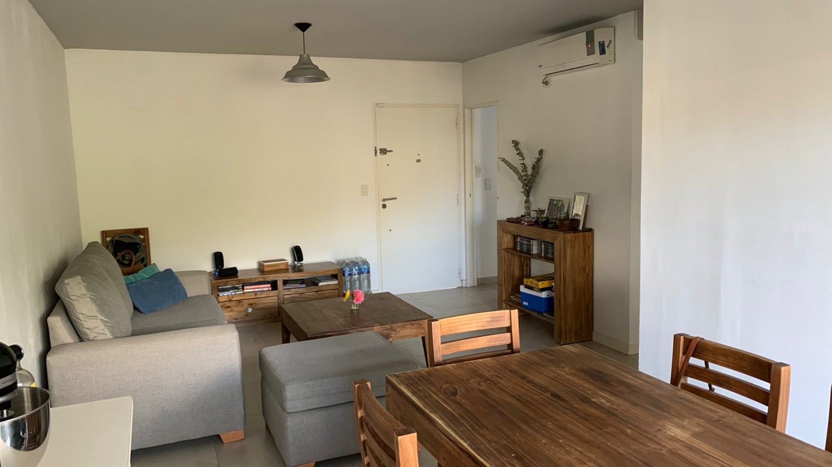 Alquiler Departamento de 3 ambientes con Cochera