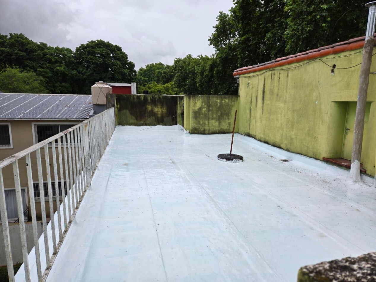 Venta Ph La Lucila 2 Dormitorios, Cochera y Terraza. Impecable Estado. 