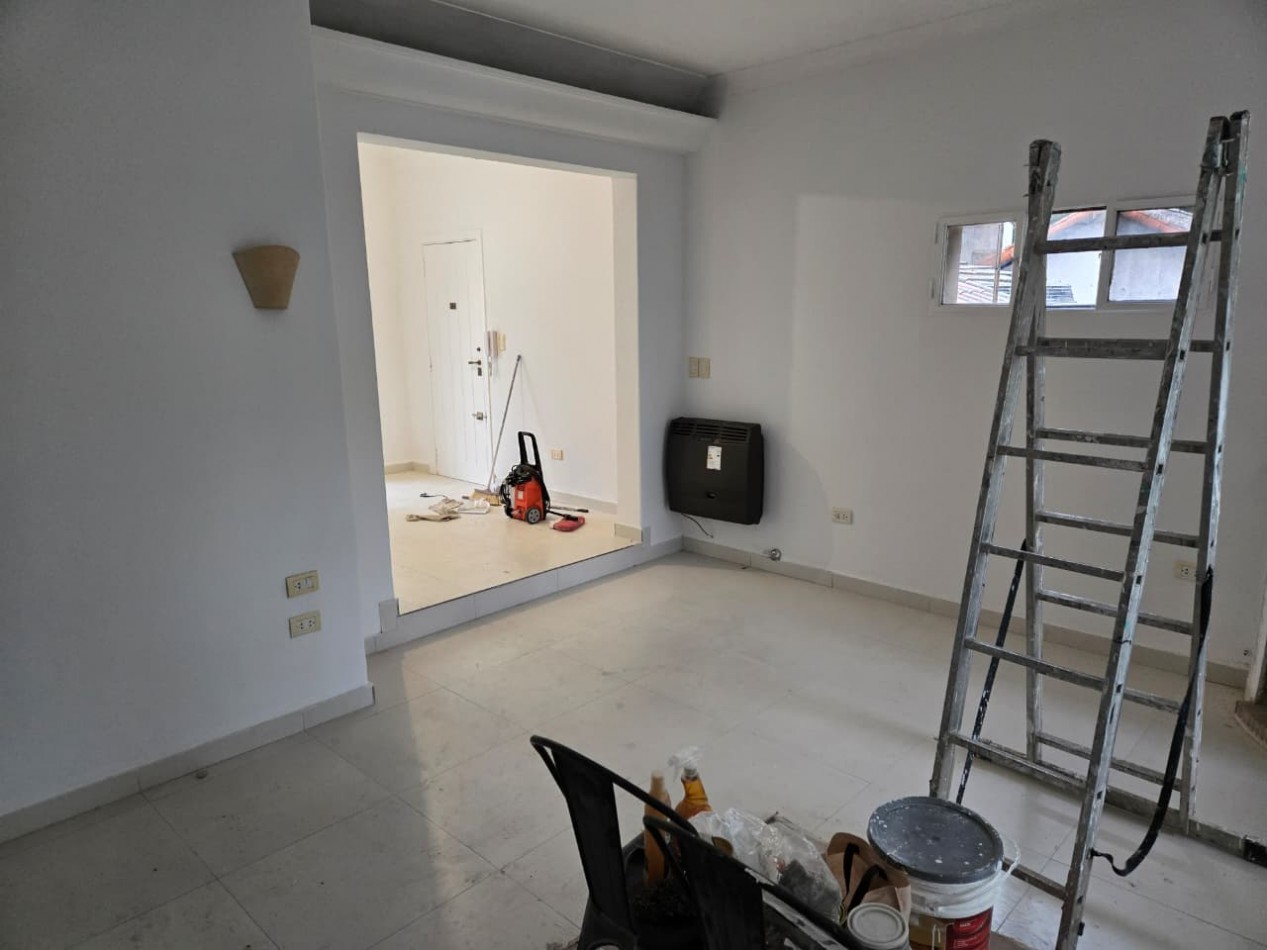 Venta Ph La Lucila 2 Dormitorios, Cochera y Terraza. Impecable Estado. 