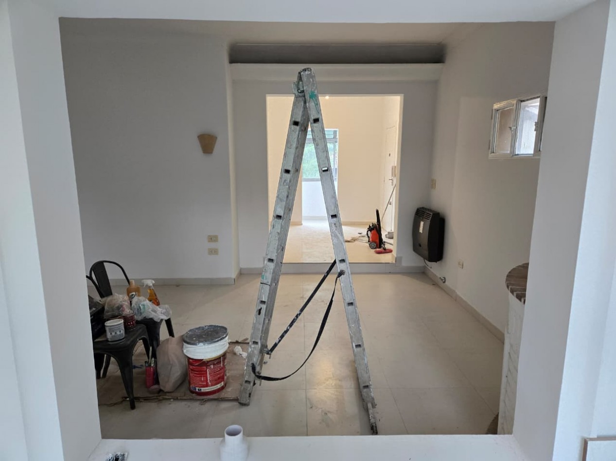 Venta Ph La Lucila 2 Dormitorios, Cochera y Terraza. Impecable Estado. 