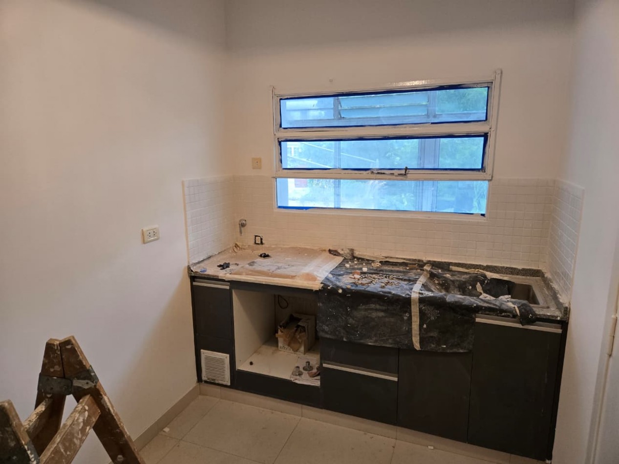 Venta Ph La Lucila 2 Dormitorios, Cochera y Terraza. Impecable Estado. 