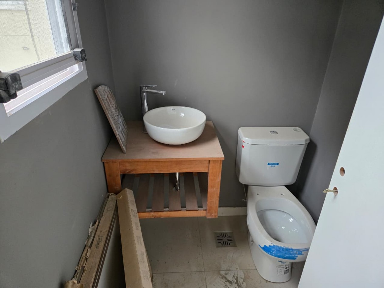 Venta Ph La Lucila 2 Dormitorios, Cochera y Terraza. Impecable Estado. 