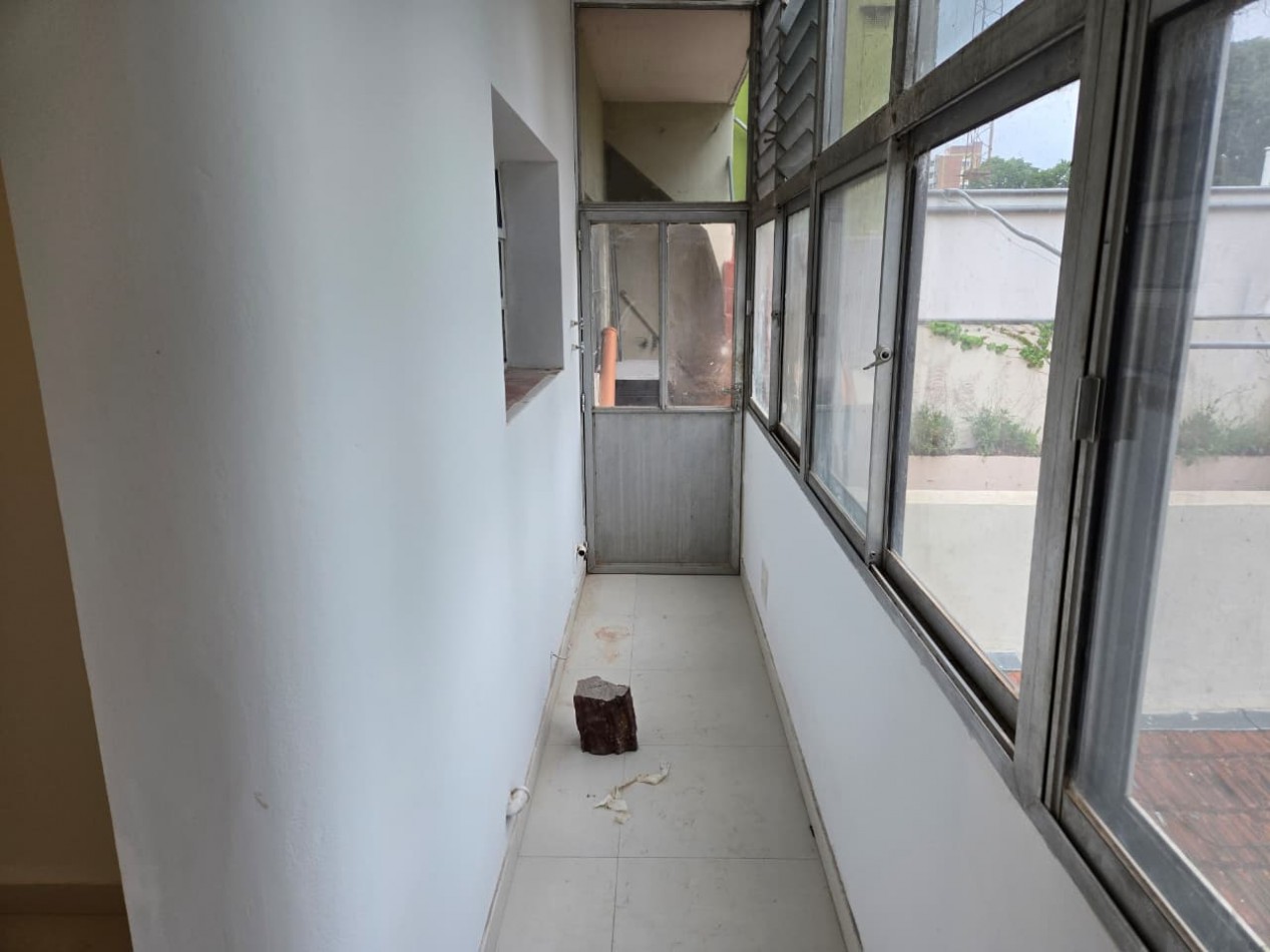 Venta Ph La Lucila 2 Dormitorios, Cochera y Terraza. Impecable Estado. 