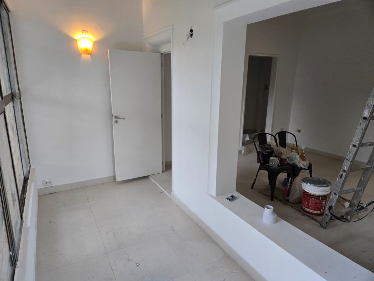 Venta Ph La Lucila 2 Dormitorios, Cochera y Terraza. Impecable Estado. 