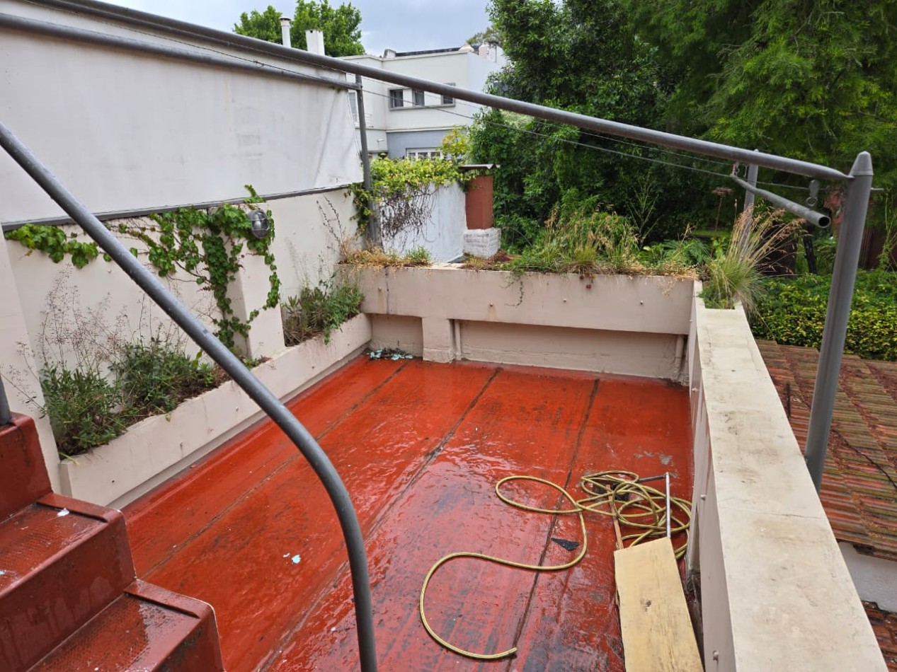 Venta Ph La Lucila 2 Dormitorios, Cochera y Terraza. Impecable Estado. 