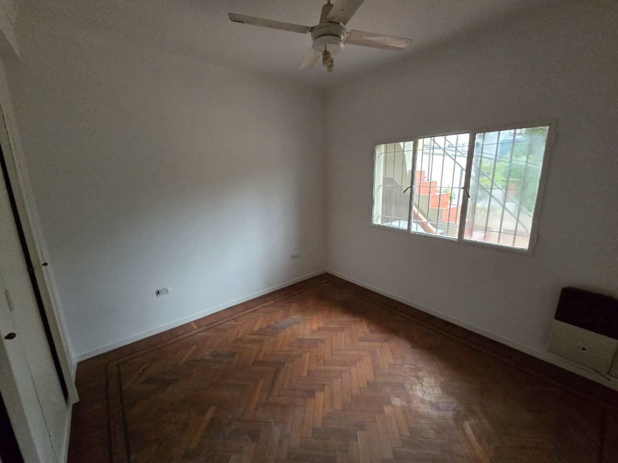 Venta Ph La Lucila 2 Dormitorios, Cochera y Terraza. Impecable Estado. 