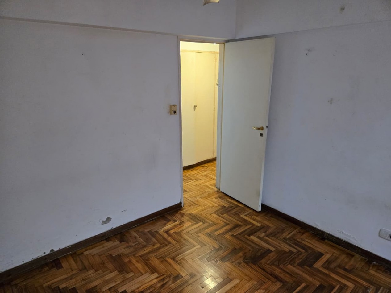 Venta Departamento 2 ambientes con Patio en San Isidro. Apto credito