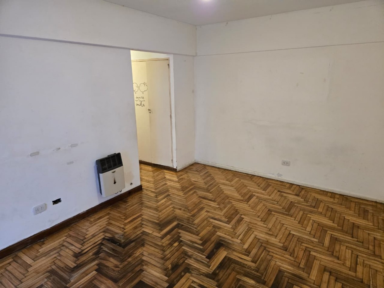 Venta Departamento 2 ambientes con Patio en San Isidro. Apto credito