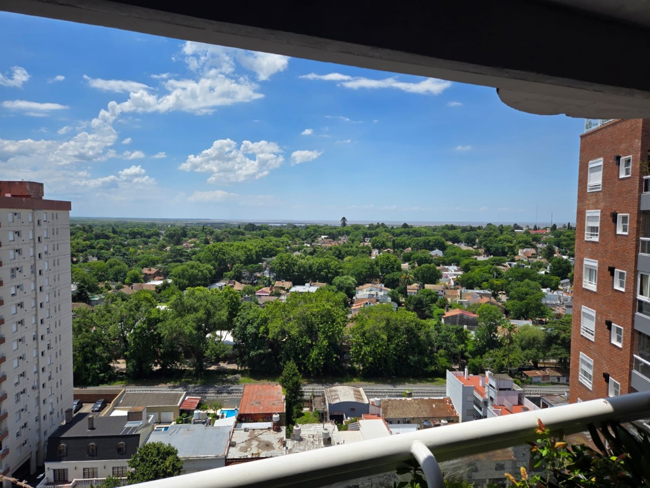 Venta Departamento 2 Ambientes con Cochera en Beccar con Increible Vista al Rio