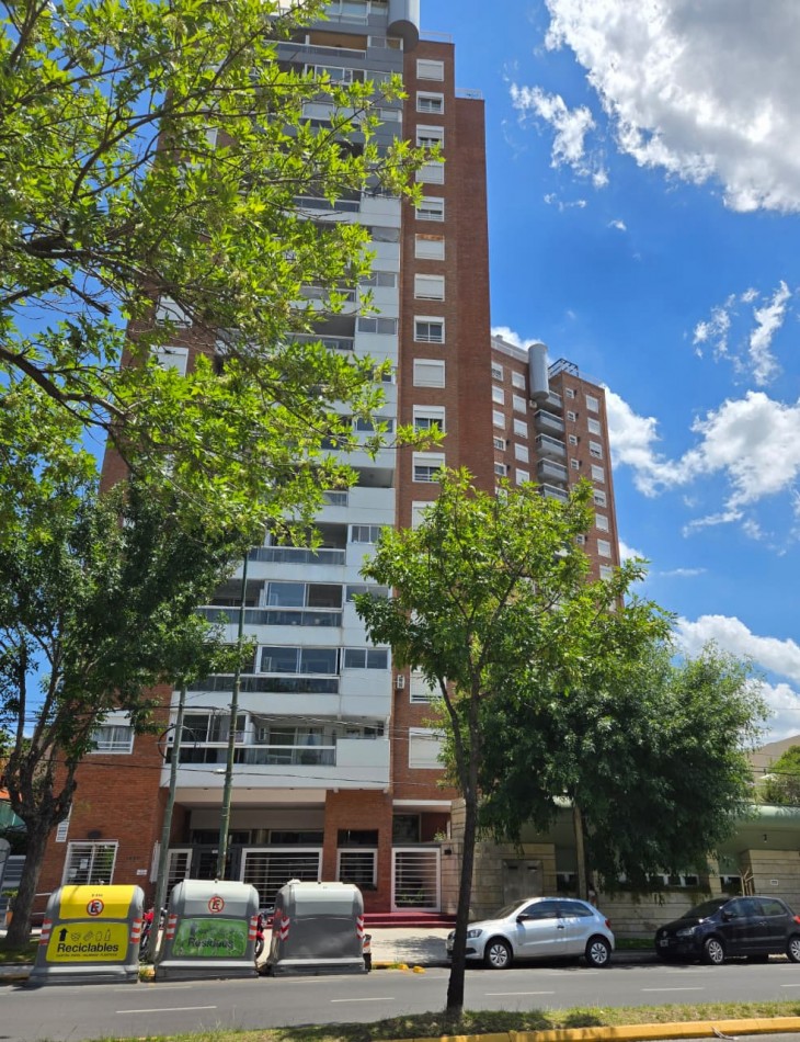 Venta Departamento 2 Ambientes con Cochera en Beccar con Increible Vista al Rio