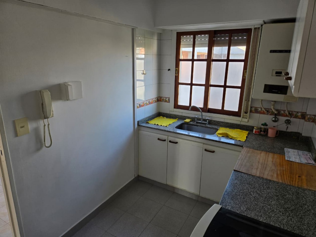 Venta Departamento de 3 Ambientes con Cochera en Beccar