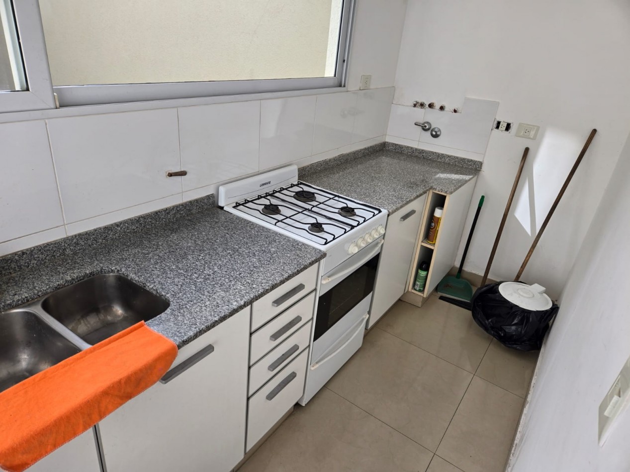 Alquiler Departamento de 2 Ambientes C/Cochera y Pileta en San Isidro