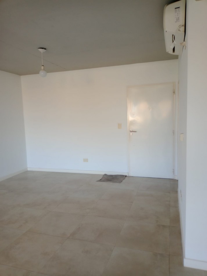 Alquiler Departamento de 2 ambientes con Cochera