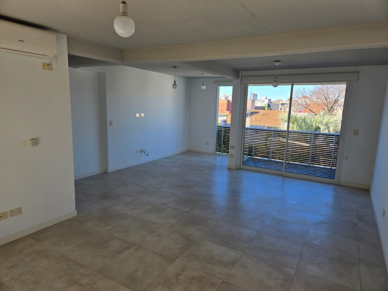 Alquiler Departamento de 2 ambientes con Cochera