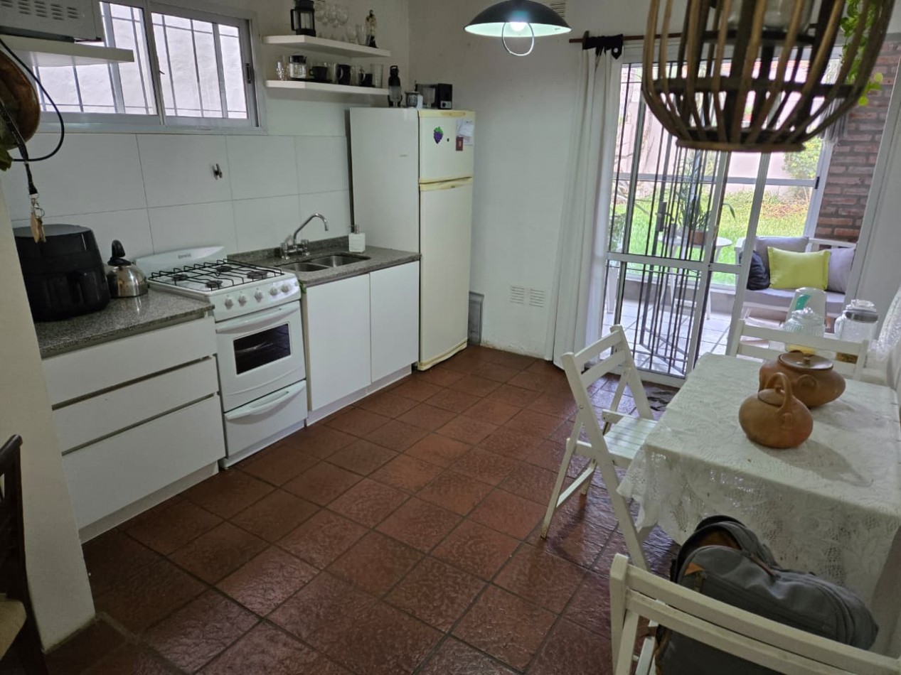Venta Casa Sobre Lote Propio en La Calabria San Isidro.