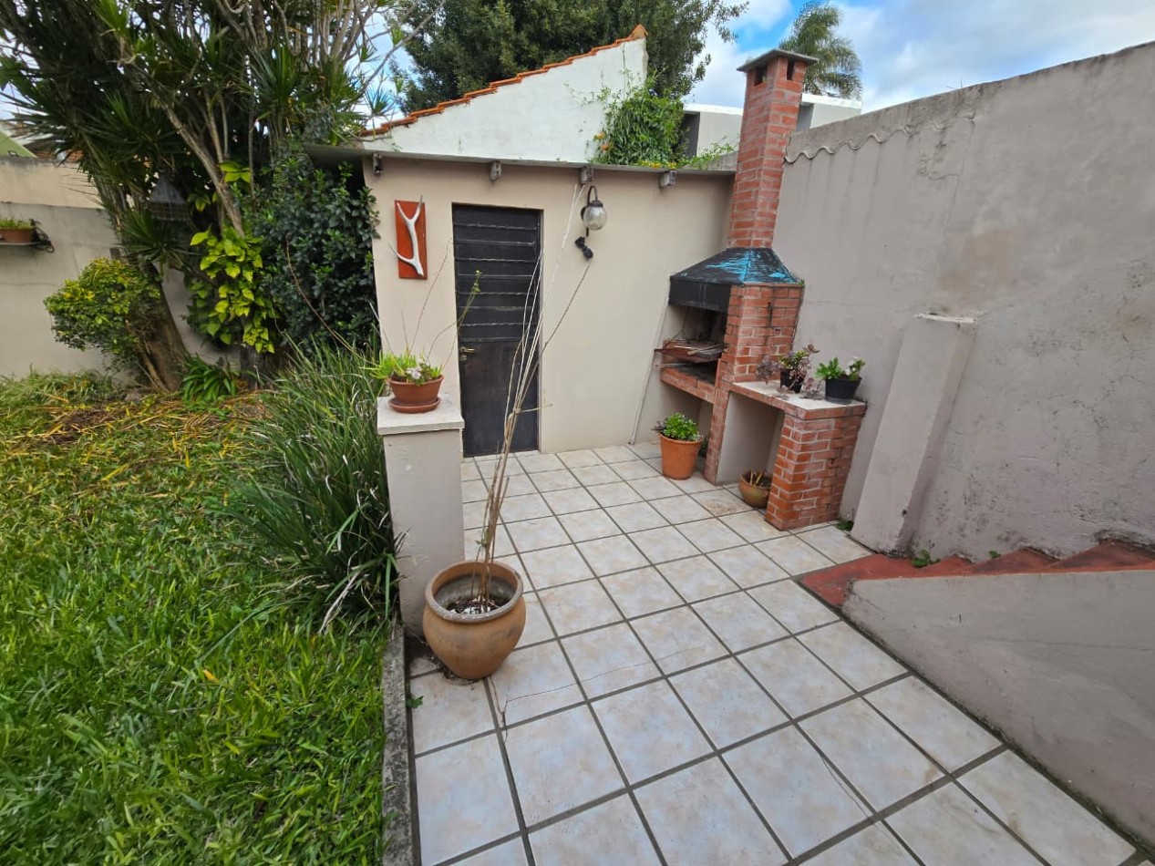 Venta Casa Sobre Lote Propio en La Calabria San Isidro.