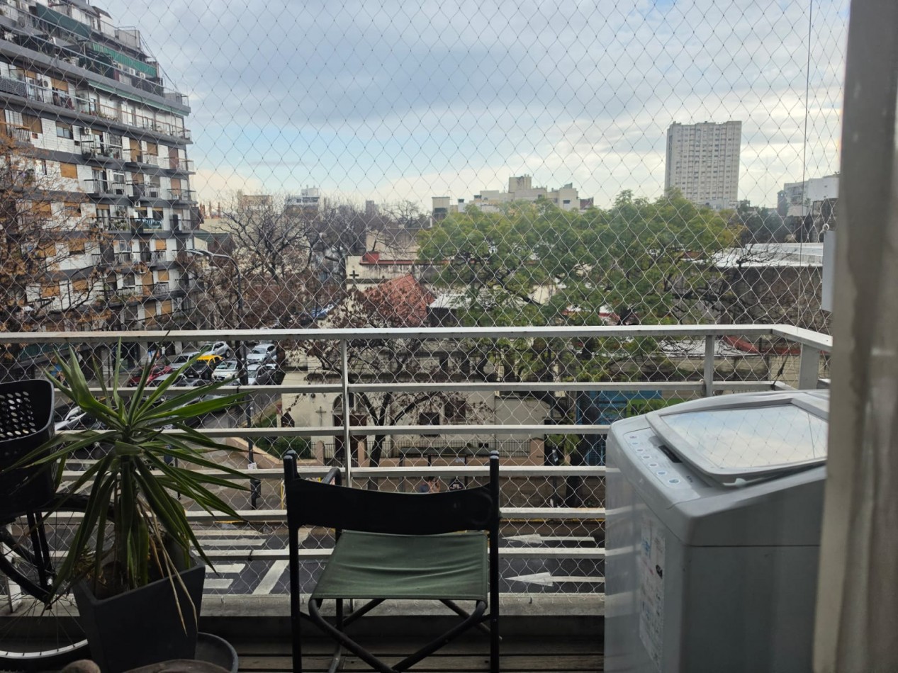 Venta Departamento 2 Ambientes, Sobre Av. F Lacroze en Colegiales.