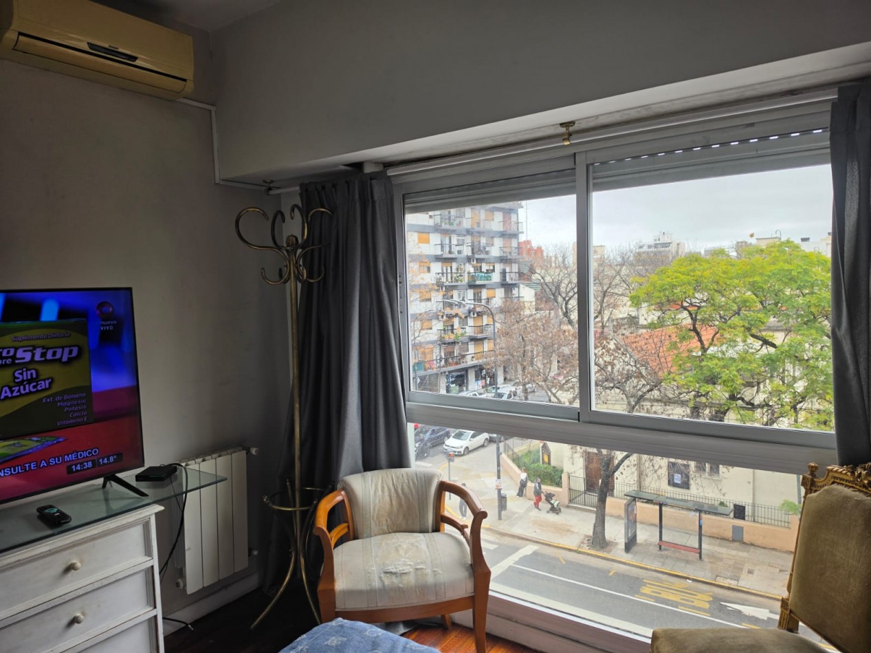 Venta Departamento 2 Ambientes, Sobre Av. F Lacroze en Colegiales.