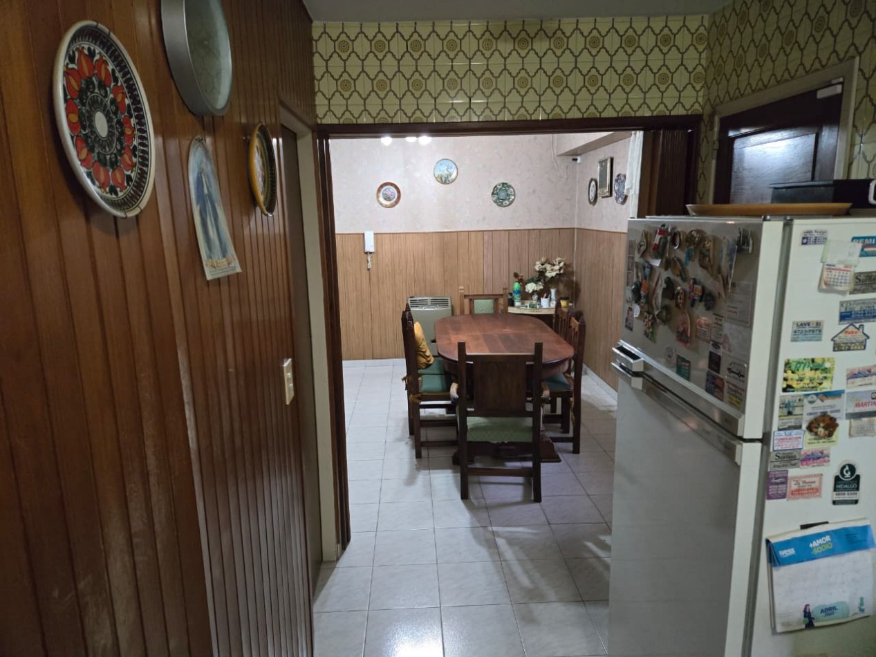 Casa en venta en Barrio Las Carreras, San Isidro 3 dormitorios, jardin, quincho y cochera para 3 autos.