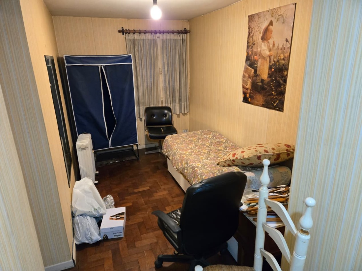 Casa en venta en Barrio Las Carreras, San Isidro 3 dormitorios, jardin, quincho y cochera para 3 autos.
