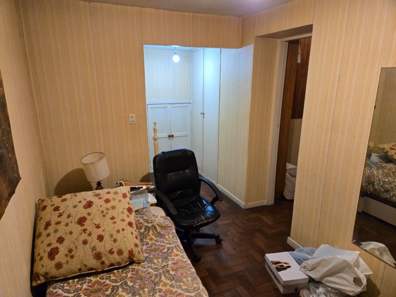 Casa en venta en Barrio Las Carreras, San Isidro 3 dormitorios, jardin, quincho y cochera para 3 autos.