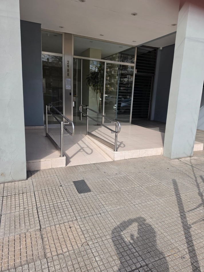 Venta Departamento 2 Ambientes, Sobre Av. F Lacroze en Colegiales.