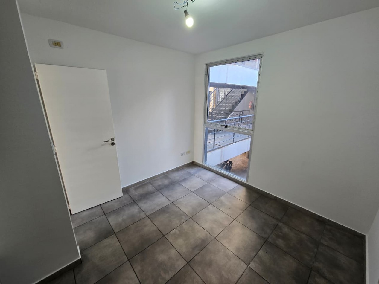 Alquiler Departamento 3 Ambientes con Cochera en San Isidro