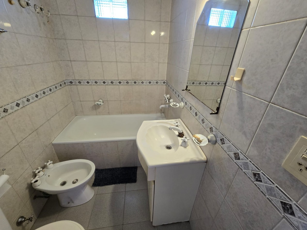 Venta Departamento de 3 Ambientes con Cochera en Beccar