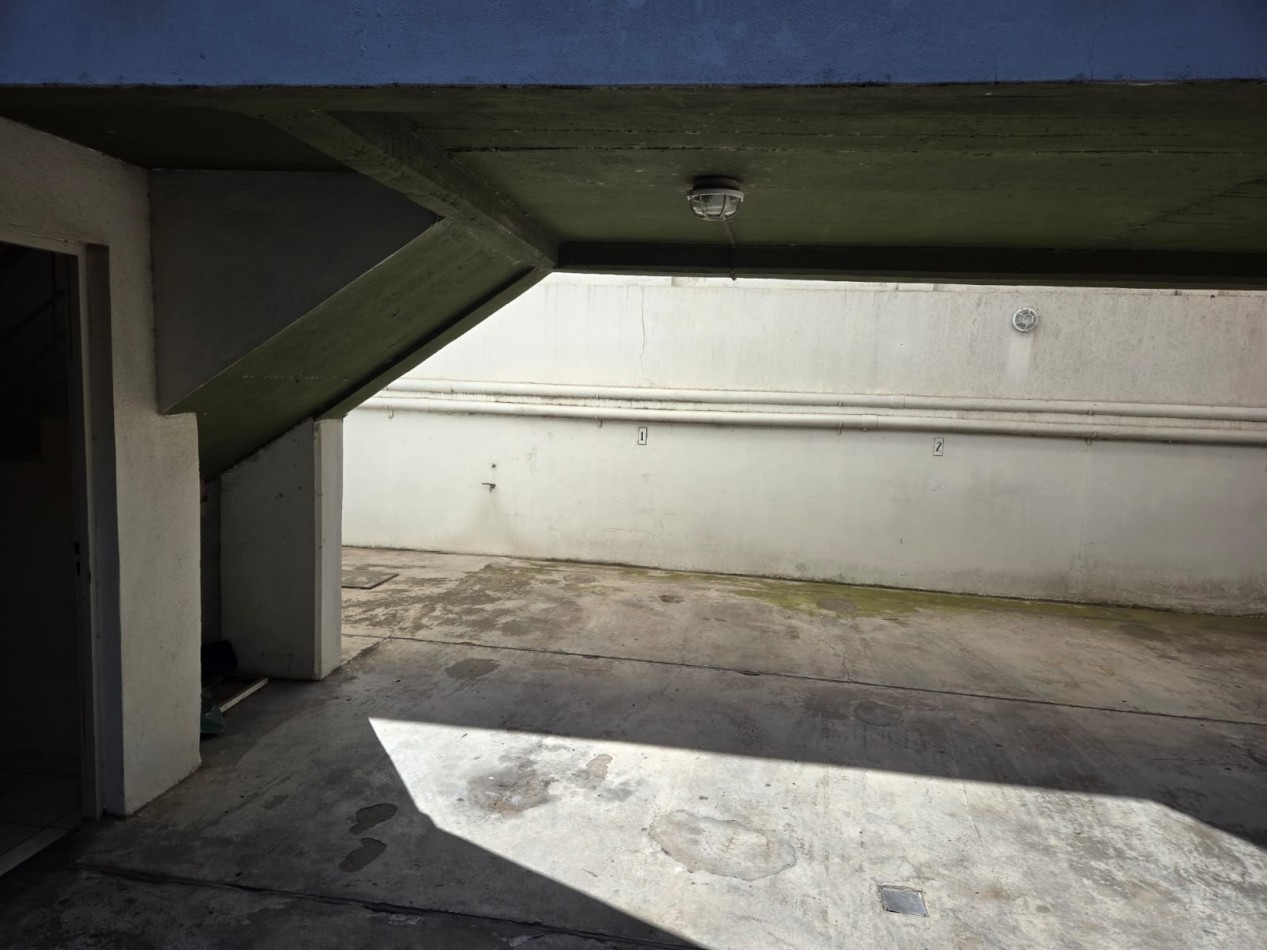 Venta Departamento de 3 Ambientes con Cochera en Beccar