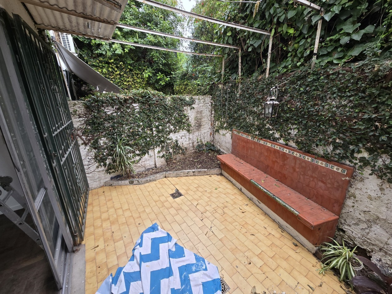 Departamento de 2 Ambientes con patio en el centro de San Isidro