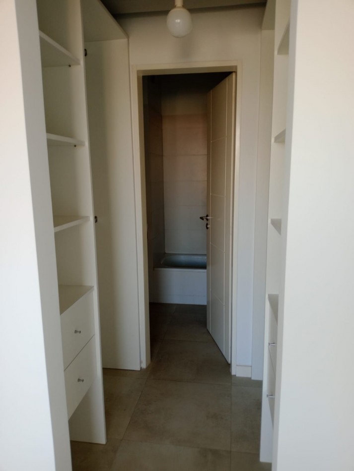 Alquiler Departamento de 2 ambientes con Cochera en San Isidro