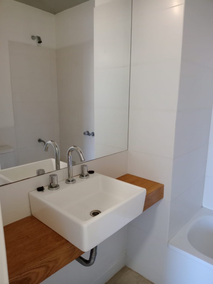 Alquiler Departamento de 2 ambientes con Cochera en San Isidro