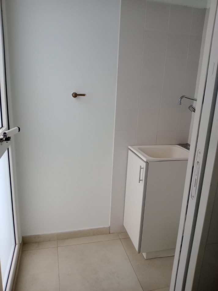 Alquiler Departamento de 2 ambientes con Cochera en San Isidro