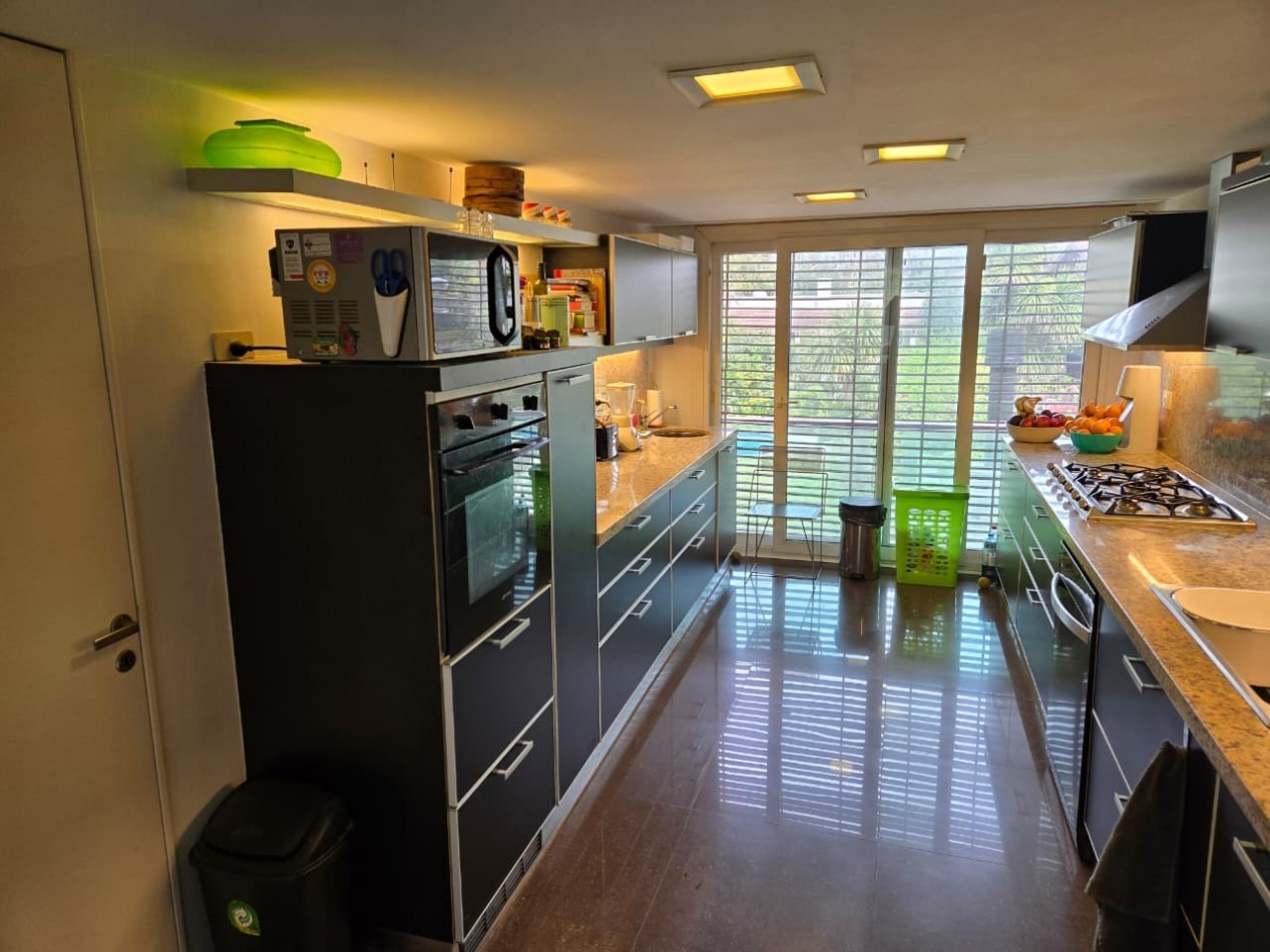 Impecable Casa Moderna en Venta en Lomas de San Isidro