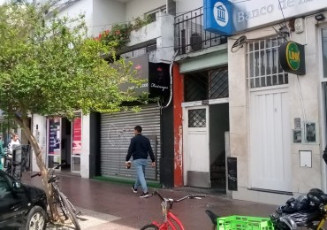 Alquiler Local sobre la calle Avellaneda en Virreyes