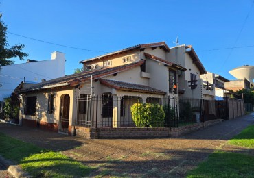 Casa en venta en San Isidro con jardin y pileta