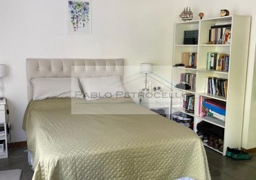 Departamento de 2 ambientes con cochera y baulera en alquiler