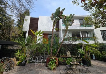 Impecable Casa Moderna en Venta en Lomas de San Isidro